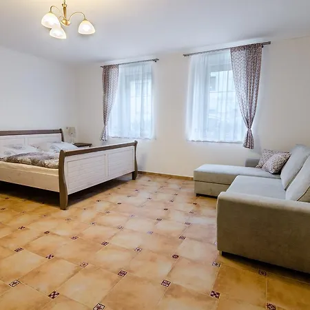 Sam Roudnice nad Labem